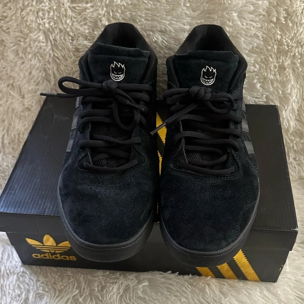 adidas x Spitfire Tyshawn Mid Black & Grey Skate Shoes #HQ9792 - Picture 2 of 15